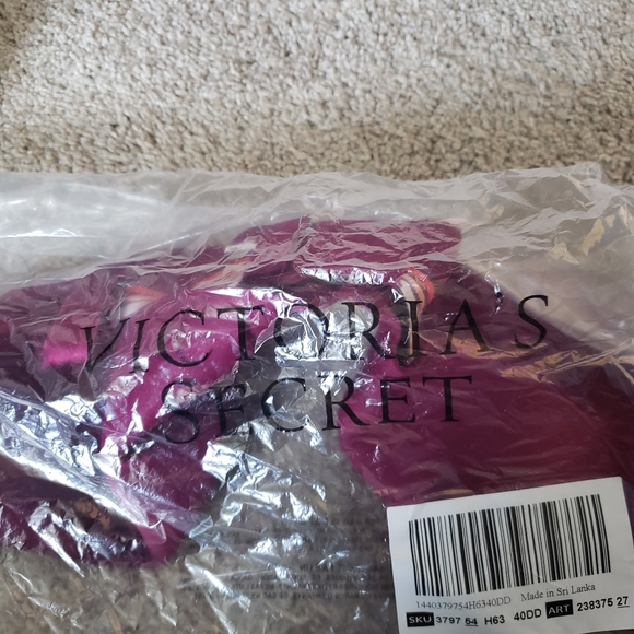 Victoria Secret Bra - Picture 3 of 3